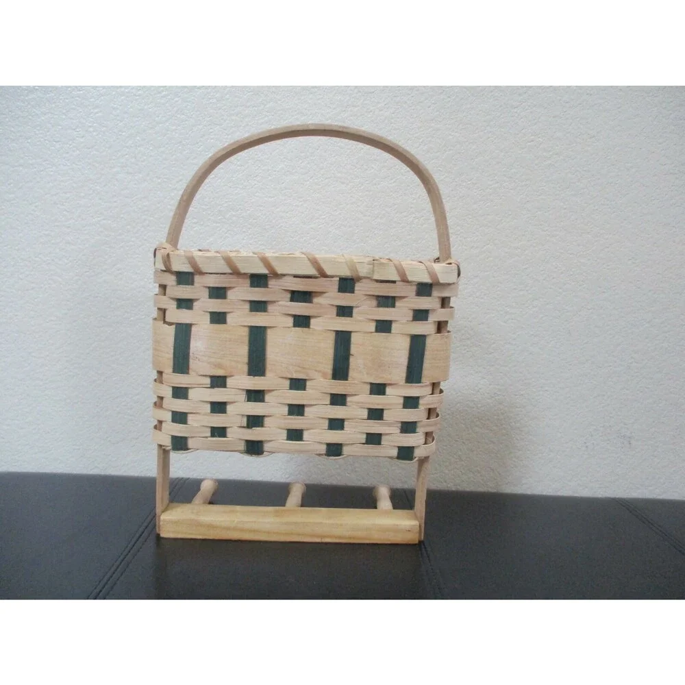 Apple Themed Wicker Hanging Wall Basket With 3 Pegs 12-3/4